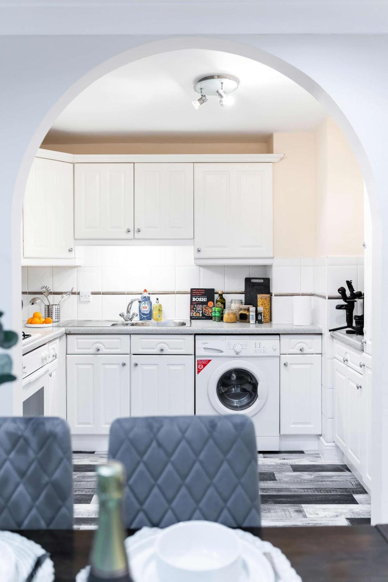 Holiday home Chic 3-bed Mews Townhouse St John's Wood With Free Wifi London