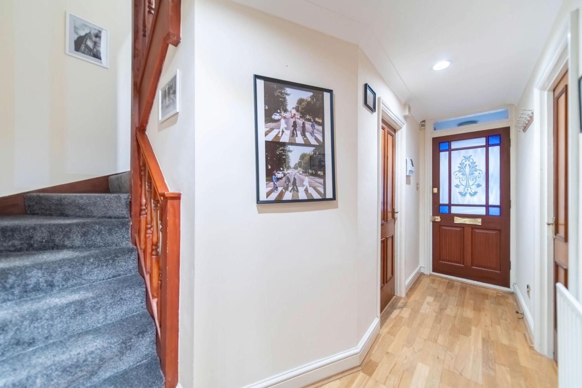 Chic 3-bed Mews Townhouse St John's Wood With Free Wifi Holiday home London