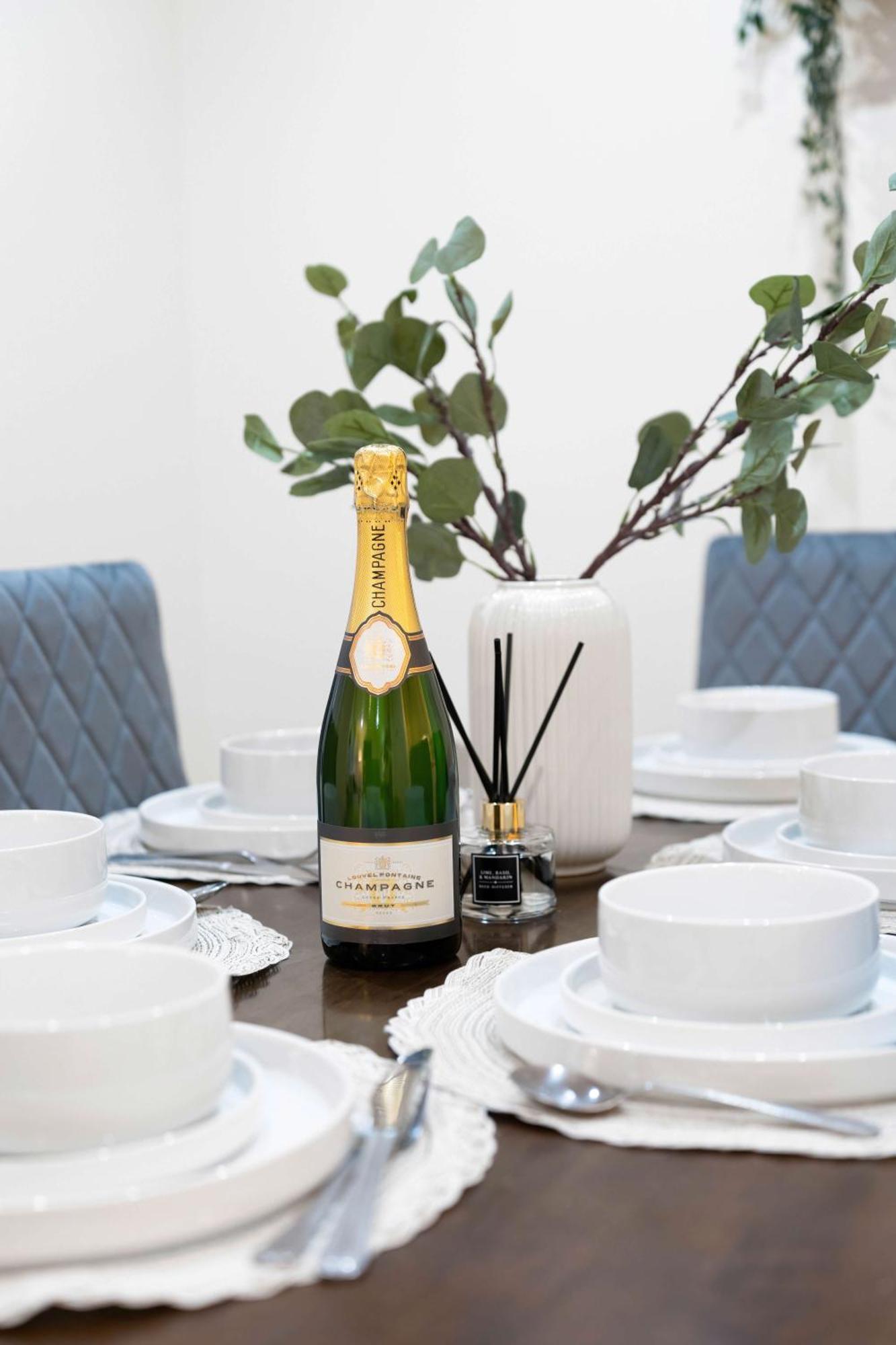 Chic 3-bed Mews Townhouse St John's Wood With Free Wifi Holiday home *