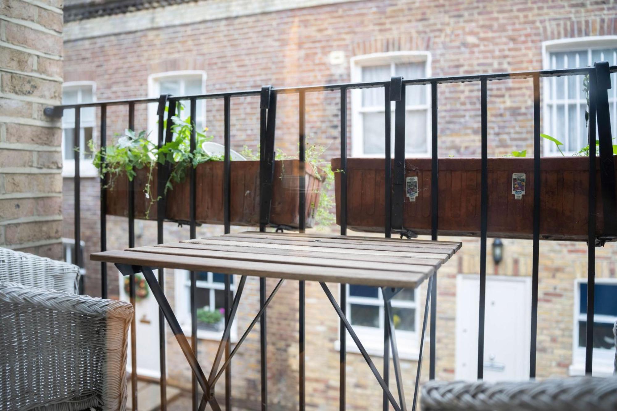 Holiday home Chic 3-bed Mews Townhouse St John's Wood With Free Wifi London